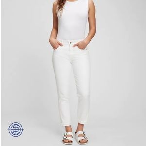 GAP white cropped jeans
